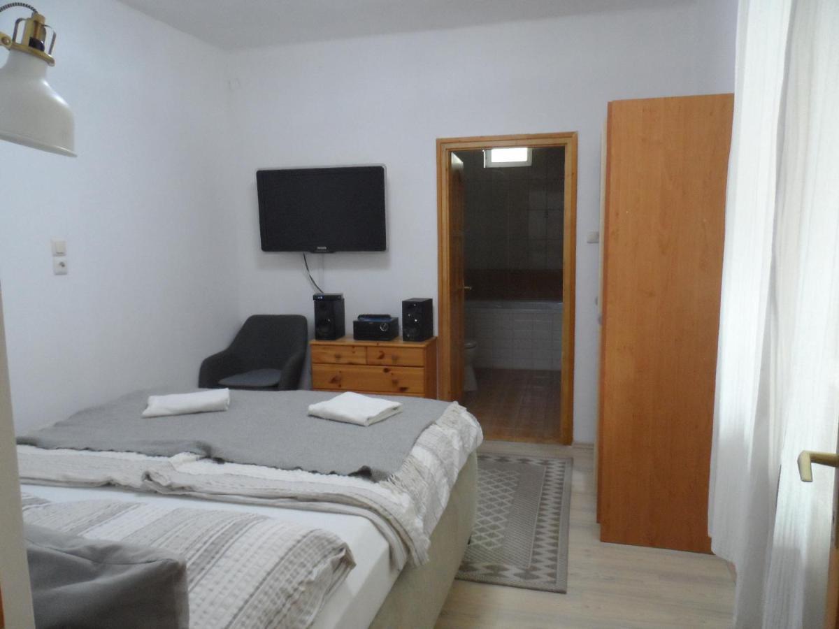 Almagyar Vendeghaz Hotel Eger Bagian luar foto