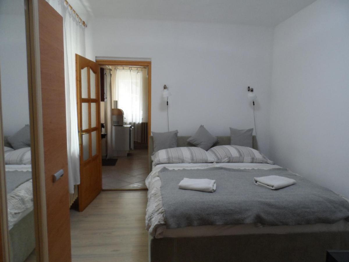 Almagyar Vendeghaz Hotel Eger Bagian luar foto